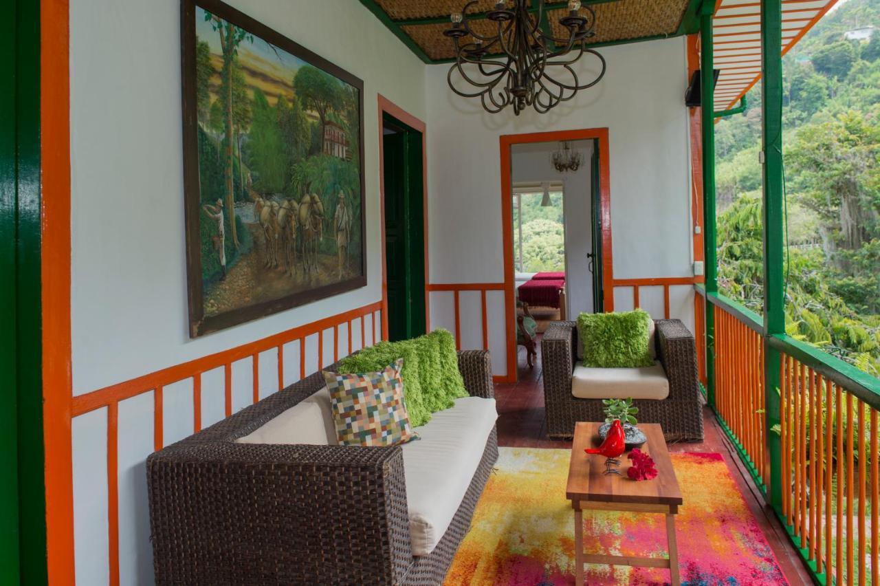 Апартаменты Hacienda Charrascal Coffe Farm Манисалес Экстерьер фото