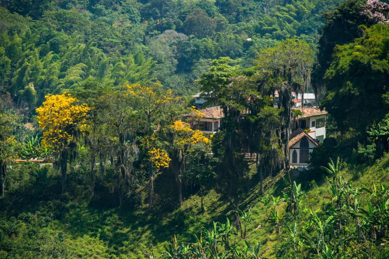 Апартаменты Hacienda Charrascal Coffe Farm Манисалес Экстерьер фото