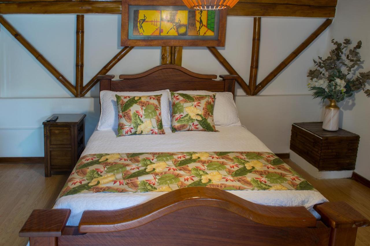 Апартаменты Hacienda Charrascal Coffe Farm Манисалес Экстерьер фото
