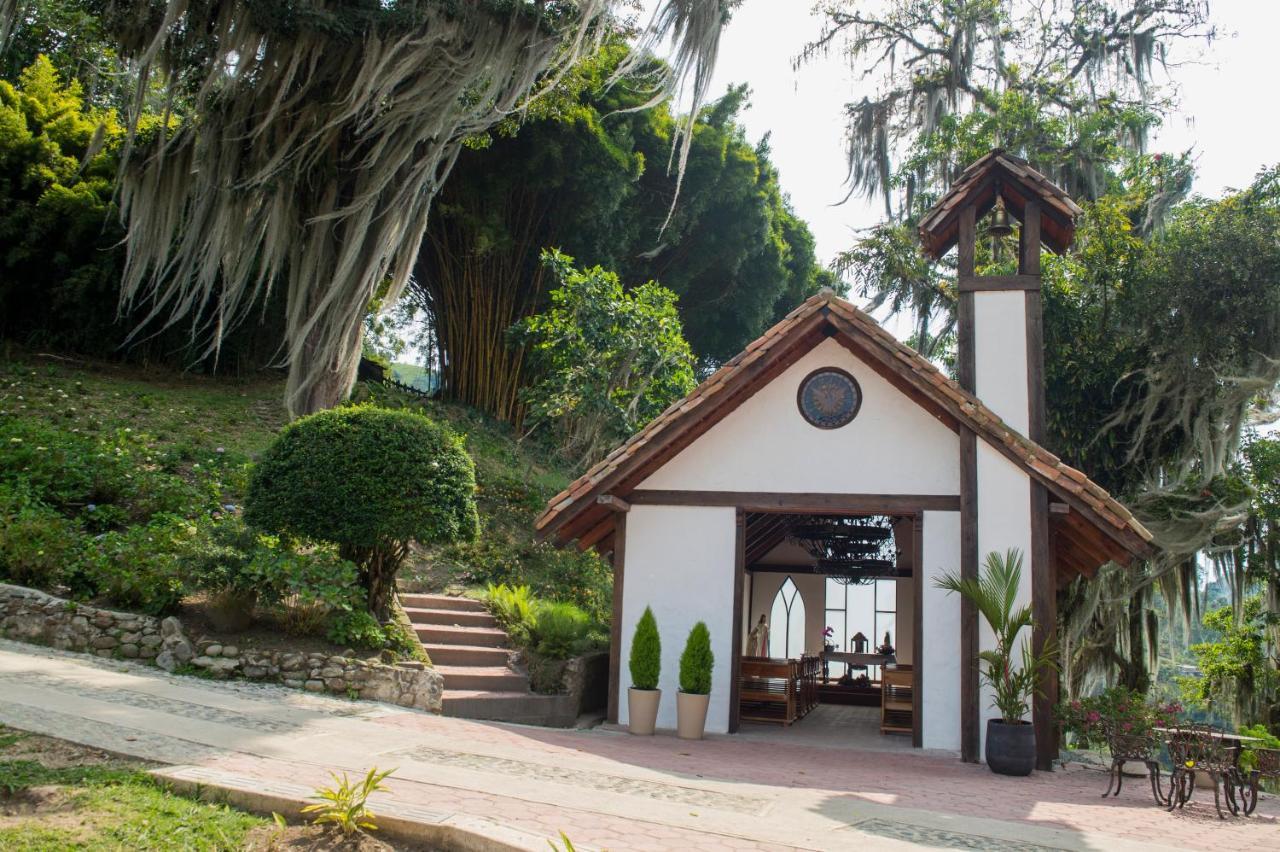 Апартаменты Hacienda Charrascal Coffe Farm Манисалес Экстерьер фото